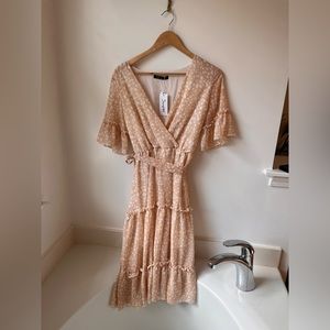 NWT Tie Dress 5/25 ✨